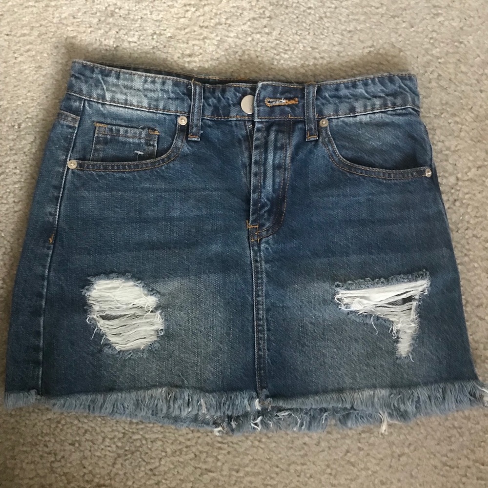 Short jean skirt